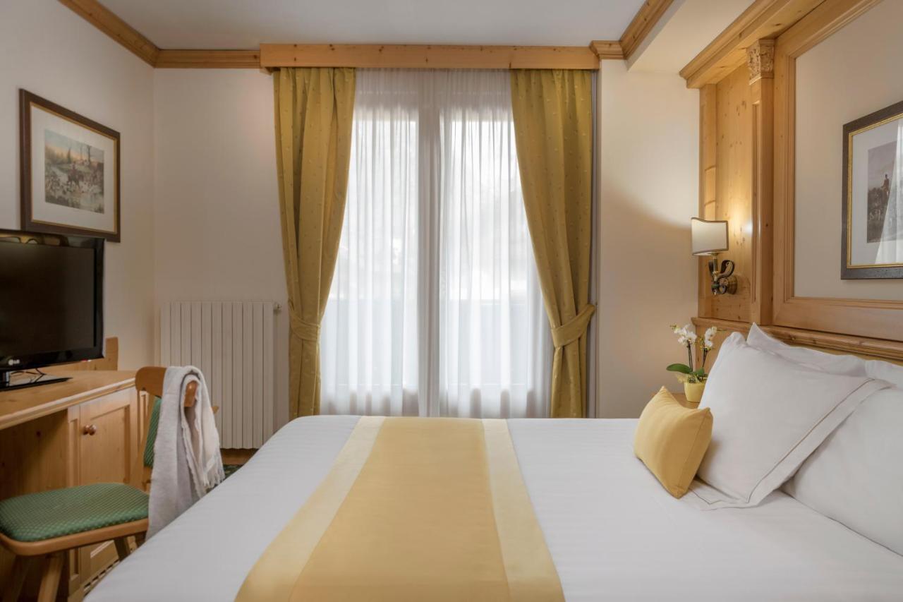 Hotel Cristallo Bormio Bagian luar foto