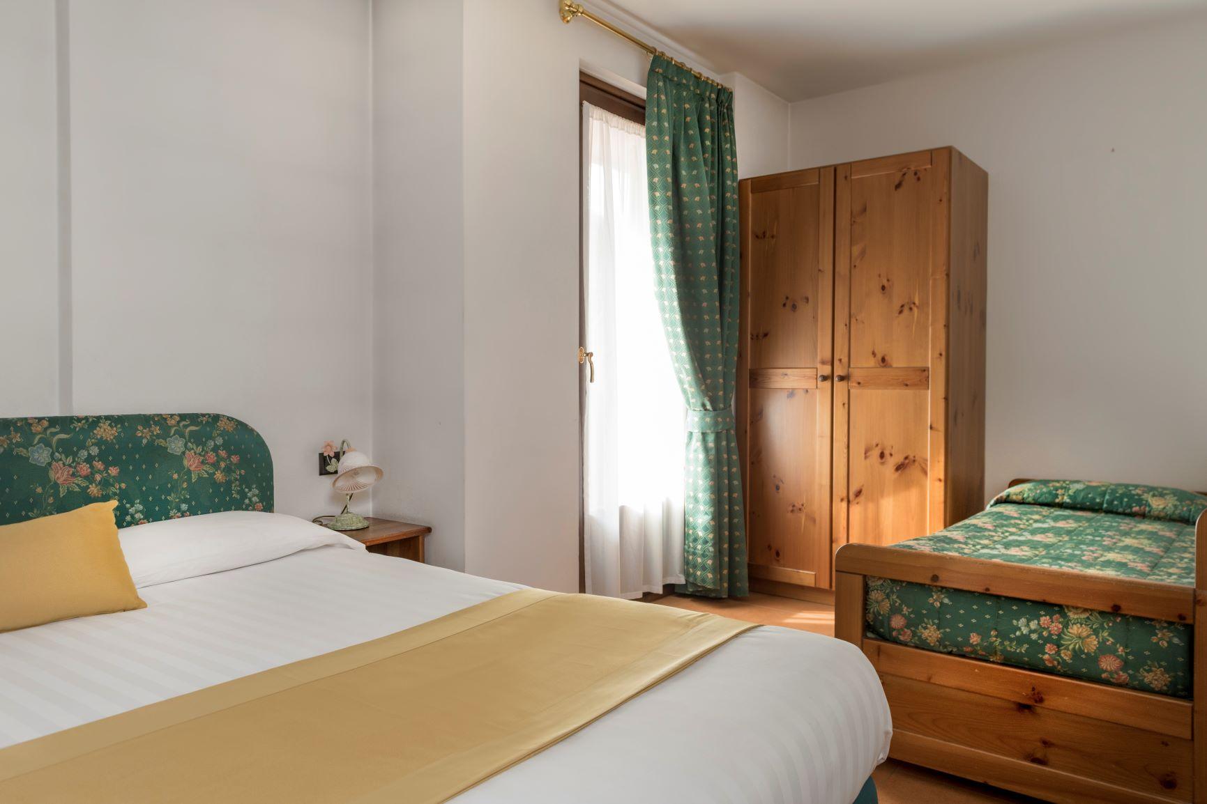 Hotel Cristallo Bormio Bagian luar foto