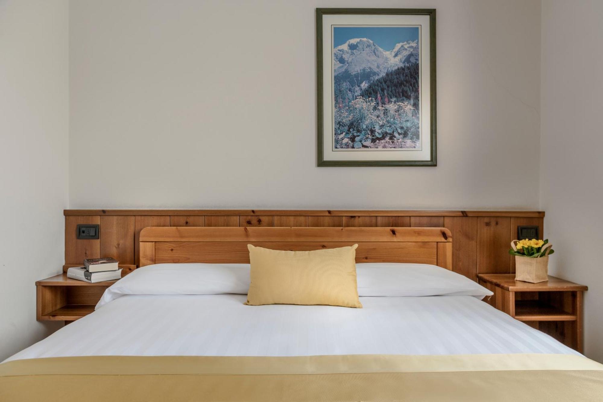 Hotel Cristallo Bormio Bagian luar foto