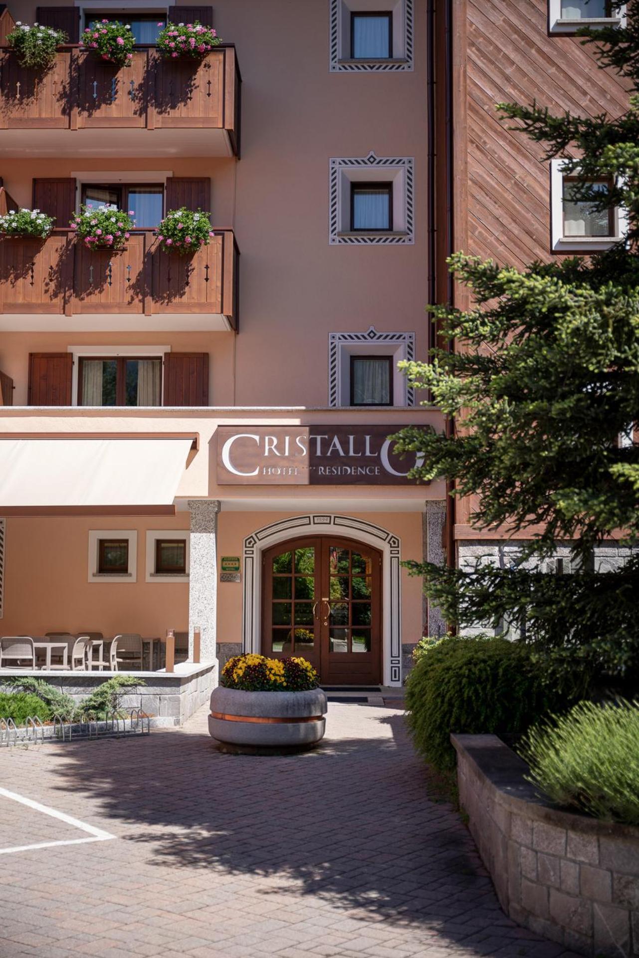 Hotel Cristallo Bormio Bagian luar foto