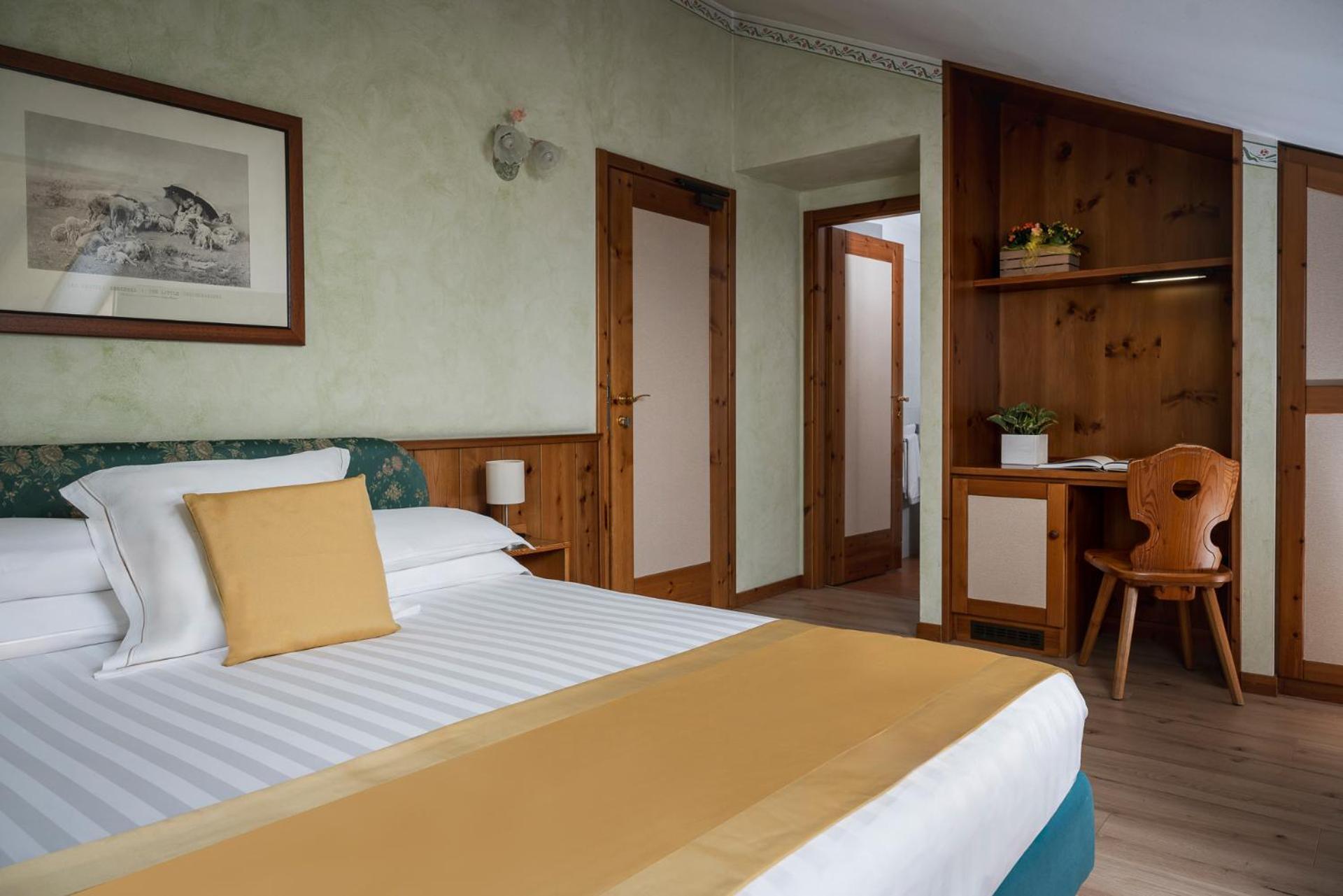 Hotel Cristallo Bormio Bagian luar foto