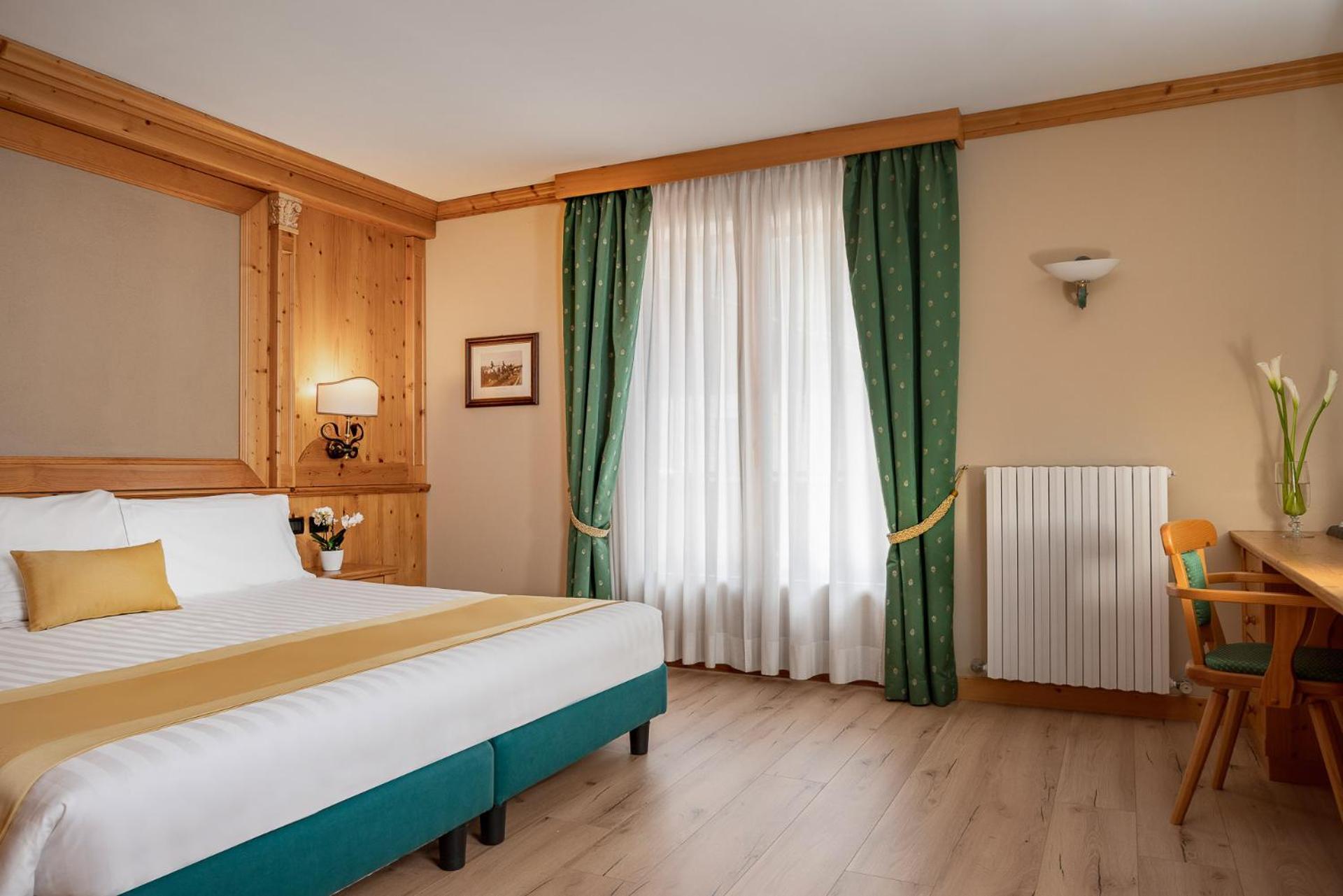 Hotel Cristallo Bormio Bagian luar foto